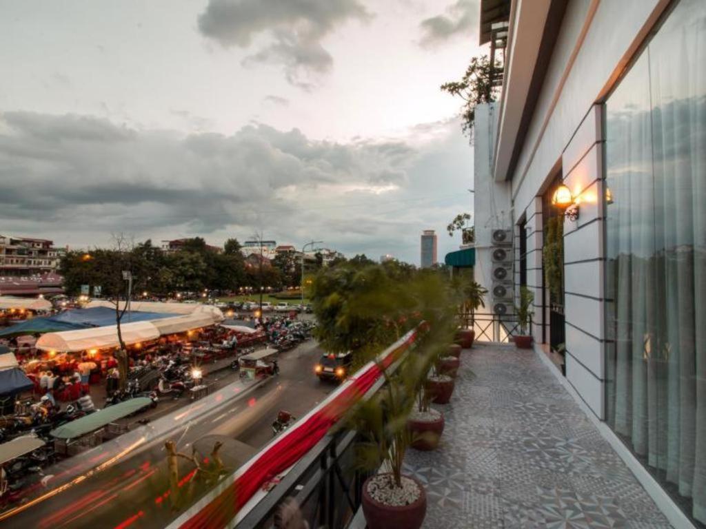 De Art Hotel Phnom Penh Esterno foto