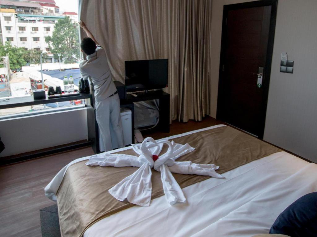 De Art Hotel Phnom Penh Esterno foto